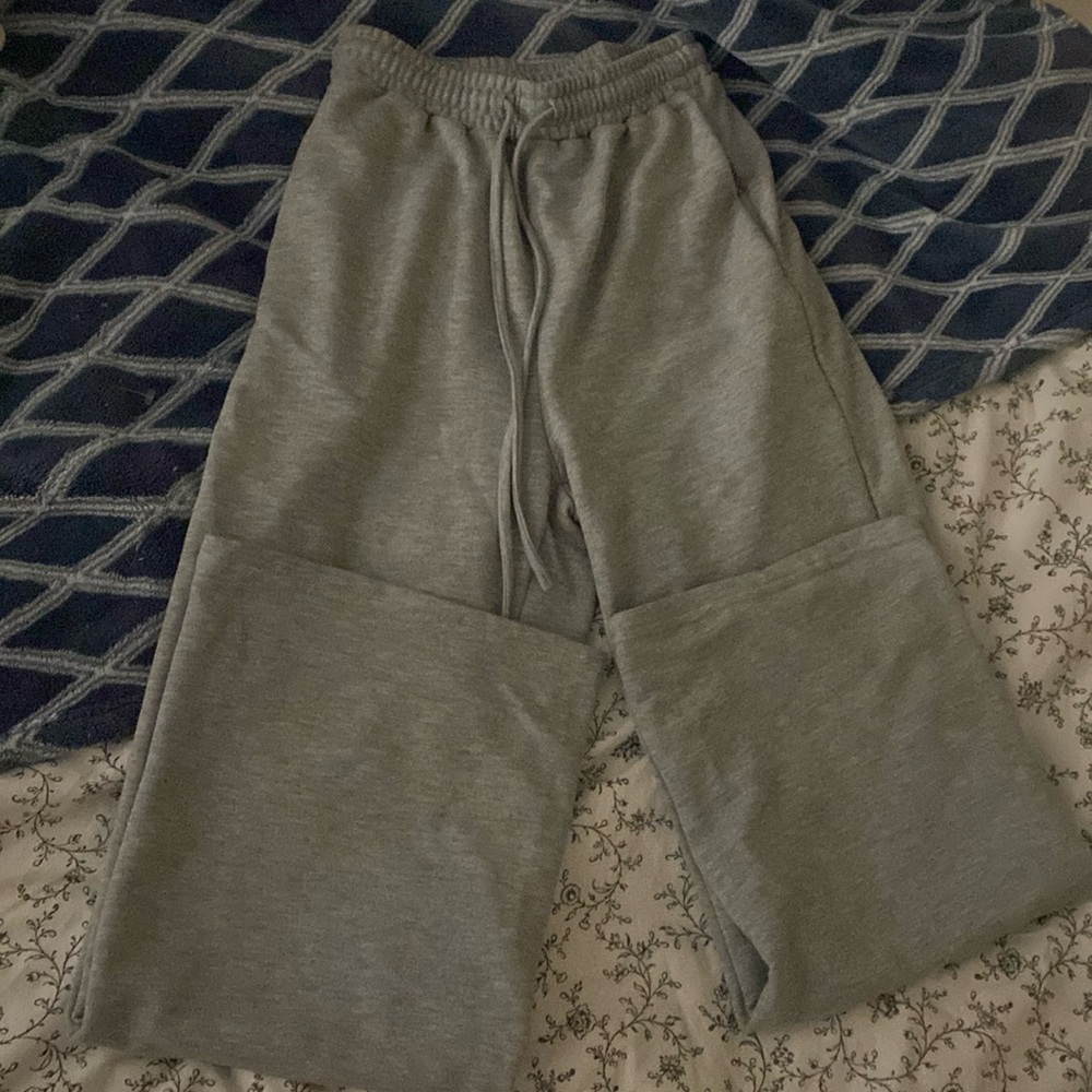 Wide leg sweatpants